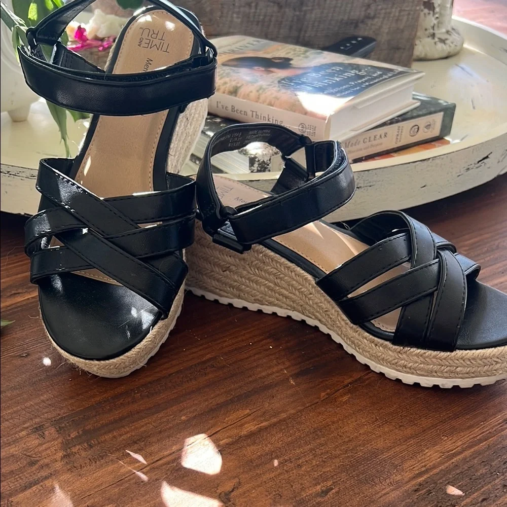 Time and Tru Black Wedge Sandals with Ankle Strap - Picture 4 of 4